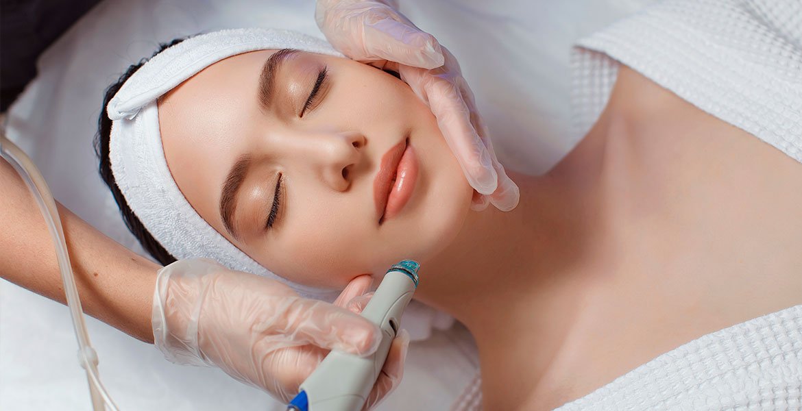 O peeling pode ser feito com ferramentas em consultório